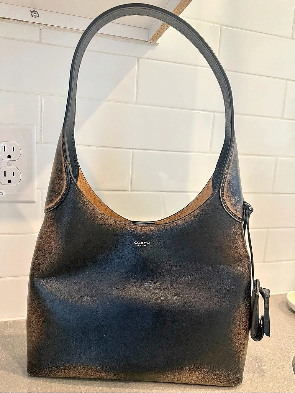 Coach Brooklyn 28 shoulder bag in Loved Leather w/ insert and extra Coach charm - Picture 1 of 16
